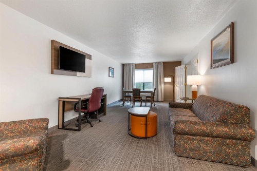 Comfort Inn & Suites image 13
