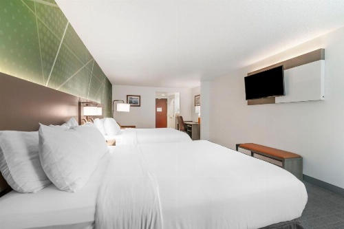Comfort Inn & Suites image 24