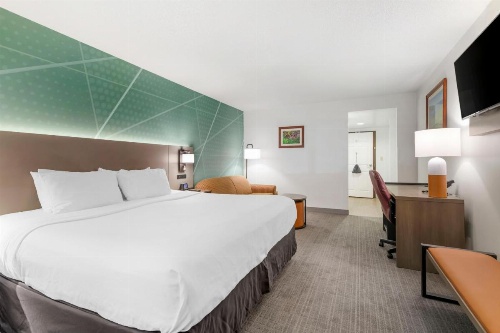 Comfort Inn & Suites image 26
