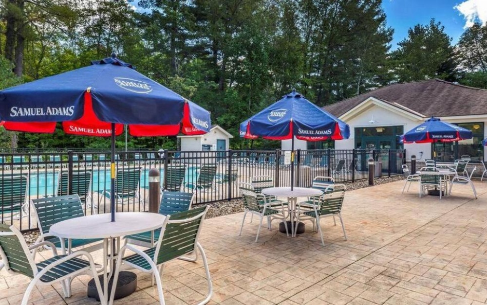 Comfort Inn & Suites Main image