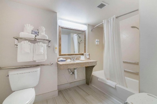 Comfort Inn & Suites image 44